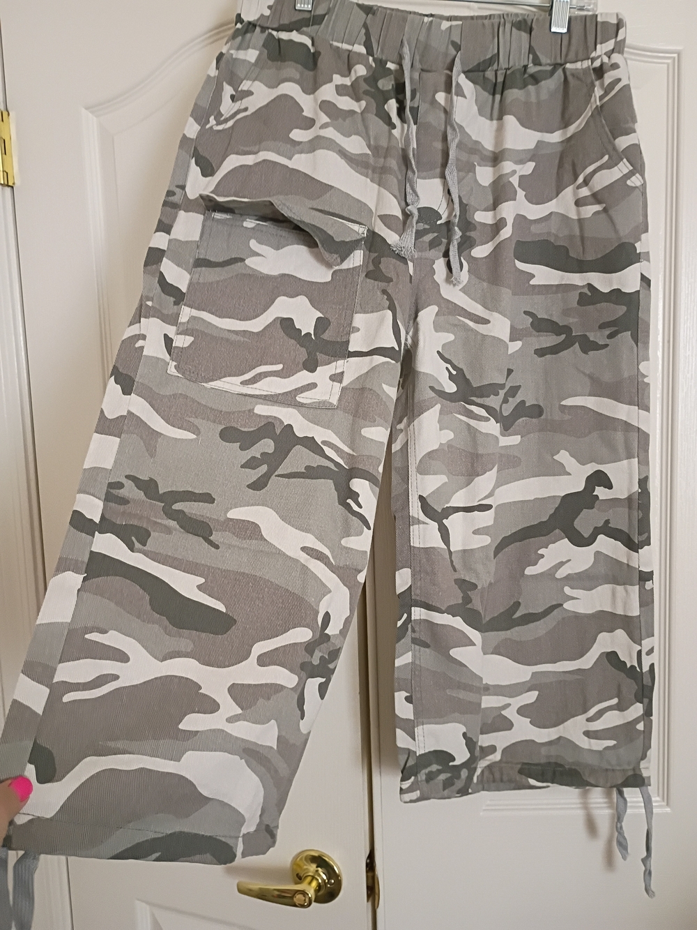 HVEPUO Gray Camo Cargo Capri Pants Large Y2K Utility NWT - Picture 2 of 6